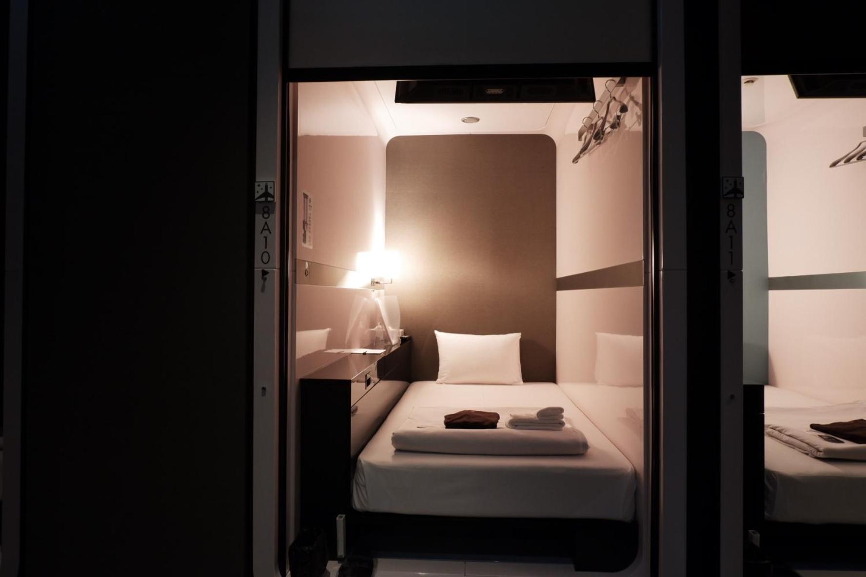 First Cabin Shinbashi Atagoyama Tokyo prefektur Rum bild